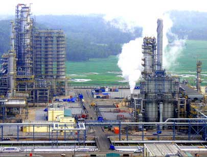 Gia công kết cấu thép nhà máy lọc dầu - Công Ty TNHH Thương Mại Dịch Vụ Trần Việt Thảo